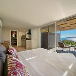 Thalassa View